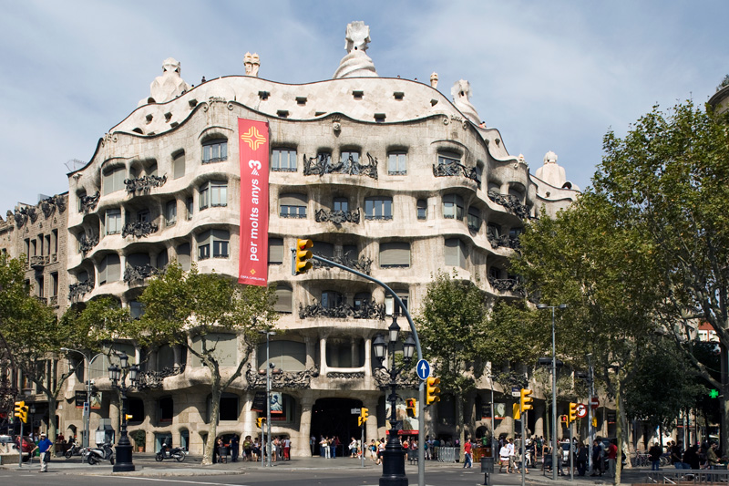 Das Casa Milá (Antoni Gaudi 1910)