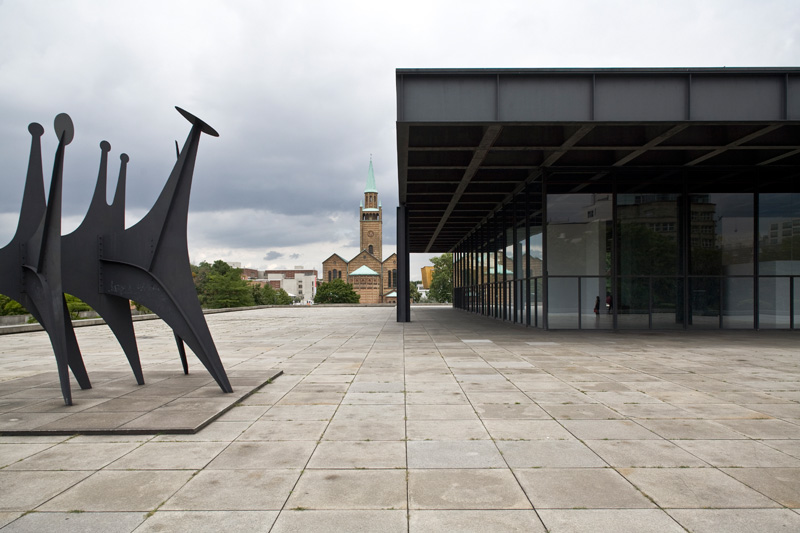 Neue Nationalgalerie (v.d. Rohe 1968) und Matthäikirche