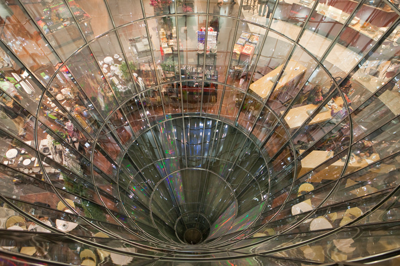 Der Glastrichter im Kaufhaus Lafayette (Friedrichstr.)