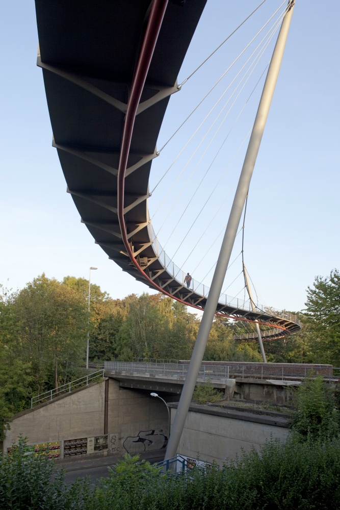 Bochum, Westpark: Erzbahnschwinge (Göppert, Gerkahn Marg + Partner / Schlaich, Bergermann + Partner 2003)