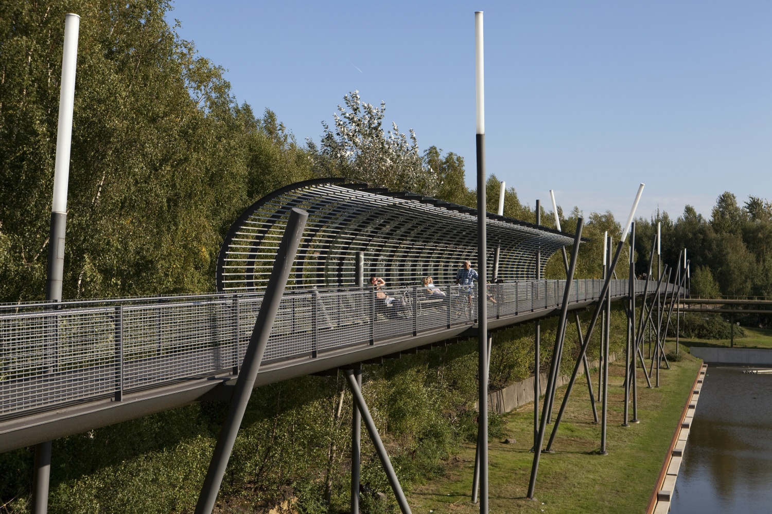 Bochum, Westpark: Fussgängerbrücke Ost / Stegbrücke (Pahl, Weber-Pahl + Dongess Steeltec 1999)