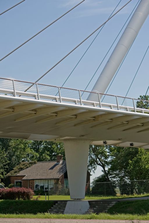 Die 'Harfe' bei Hoofddorp (Calatrava 2004)