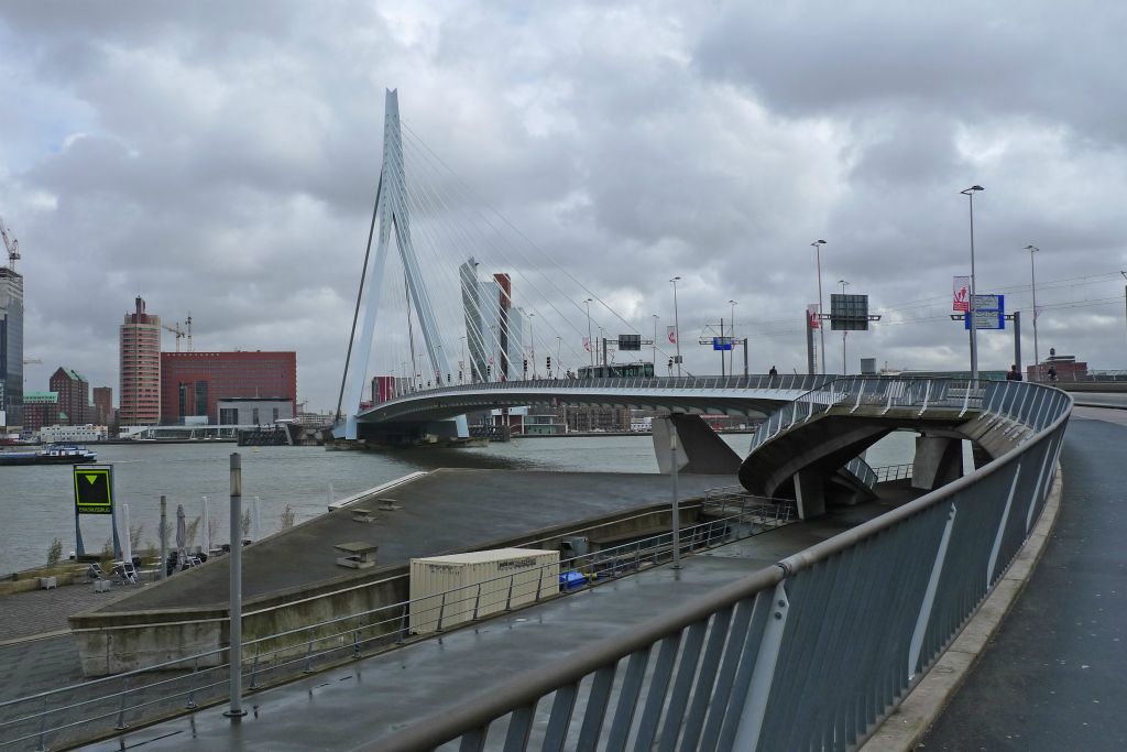 Rotterdam: Ersamusbrücke (Ben van Berkel 1996)
