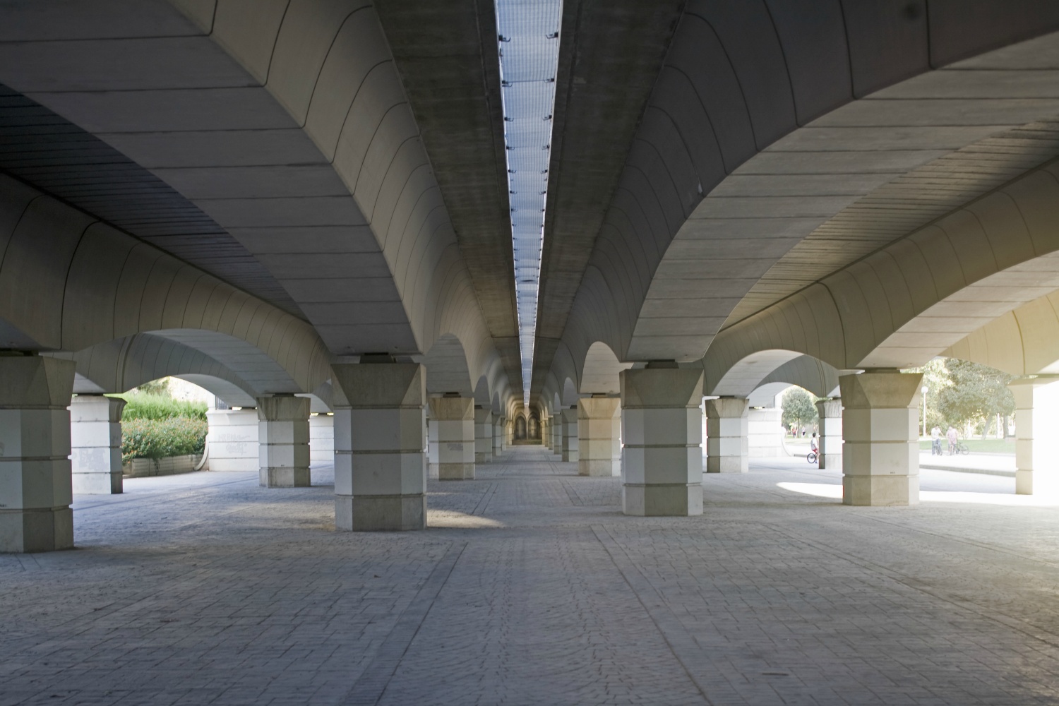 Valencia: Pont del Regne (Salvador Monleón Cremades 1999) im Turia Park