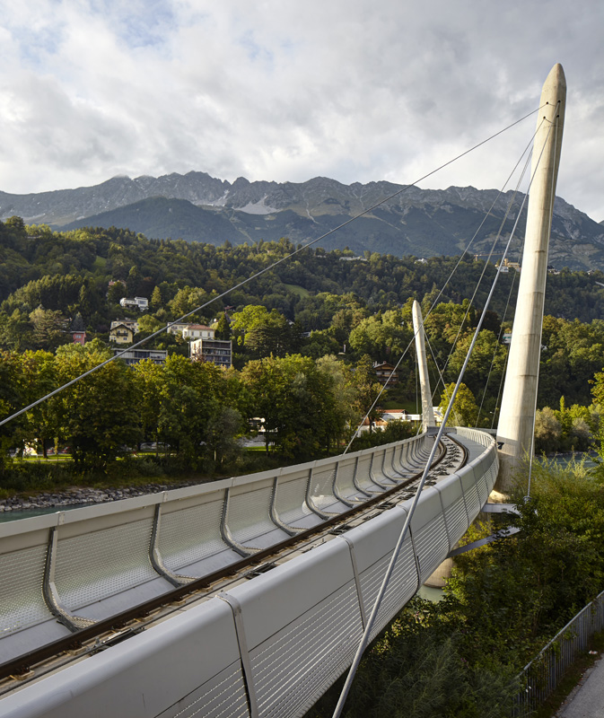 Hungerburgbahn (Hadid 2007) Bruecke über den Inn