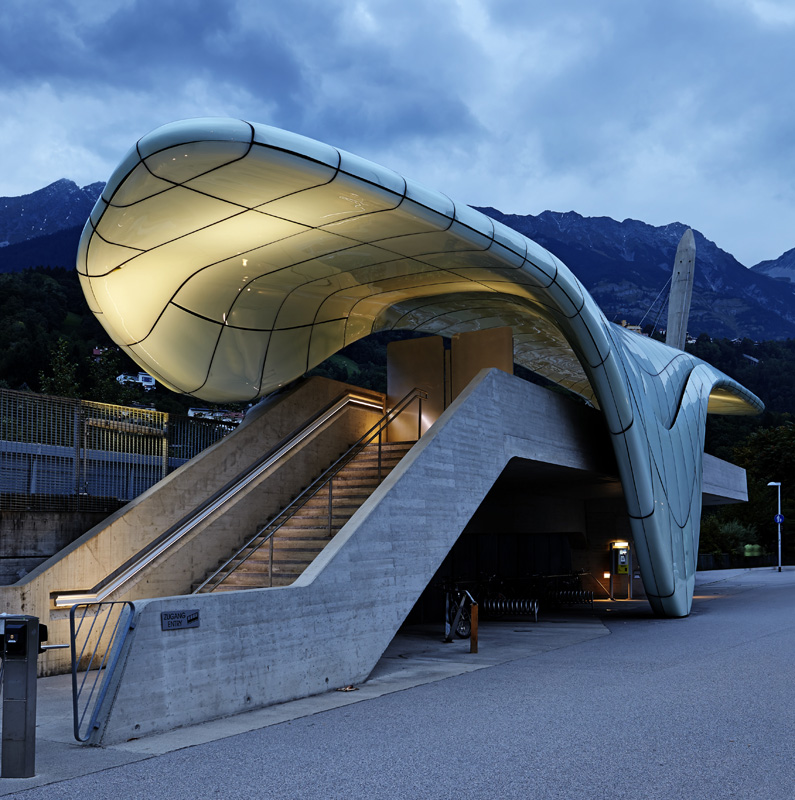 Hungerburgbahn (Hadid 2007) Station Loewenhaus
